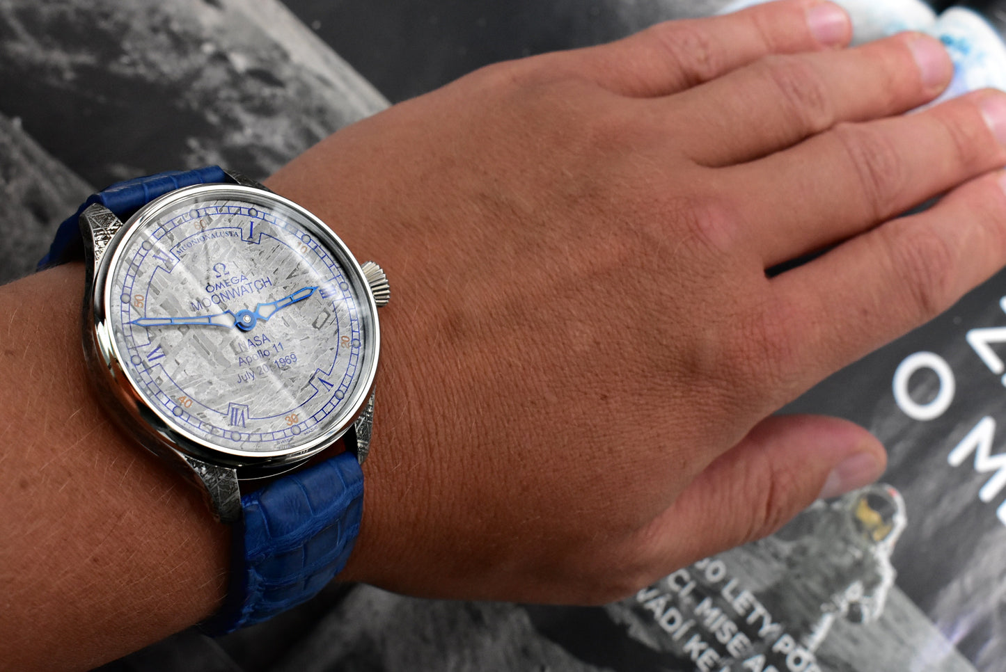 Hodinky Omega "Moonwatch NASA - Apollo 11"